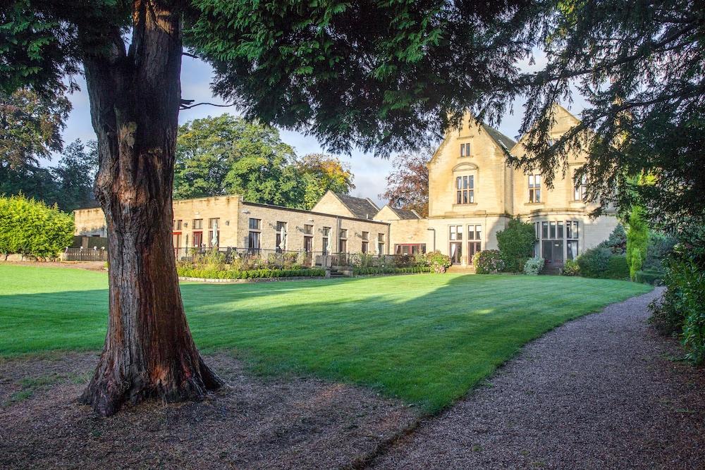 Bagden Hall Country house *